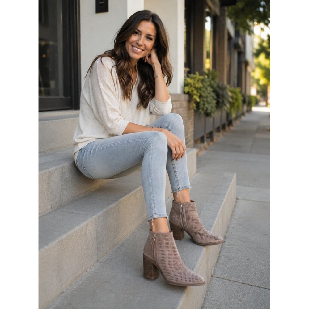 DV Dolce Vita Womens Perforated Ankle Boots Taupe Block Heel Size 10